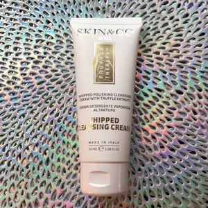 Whipped polishing cleansing cream truffle extract